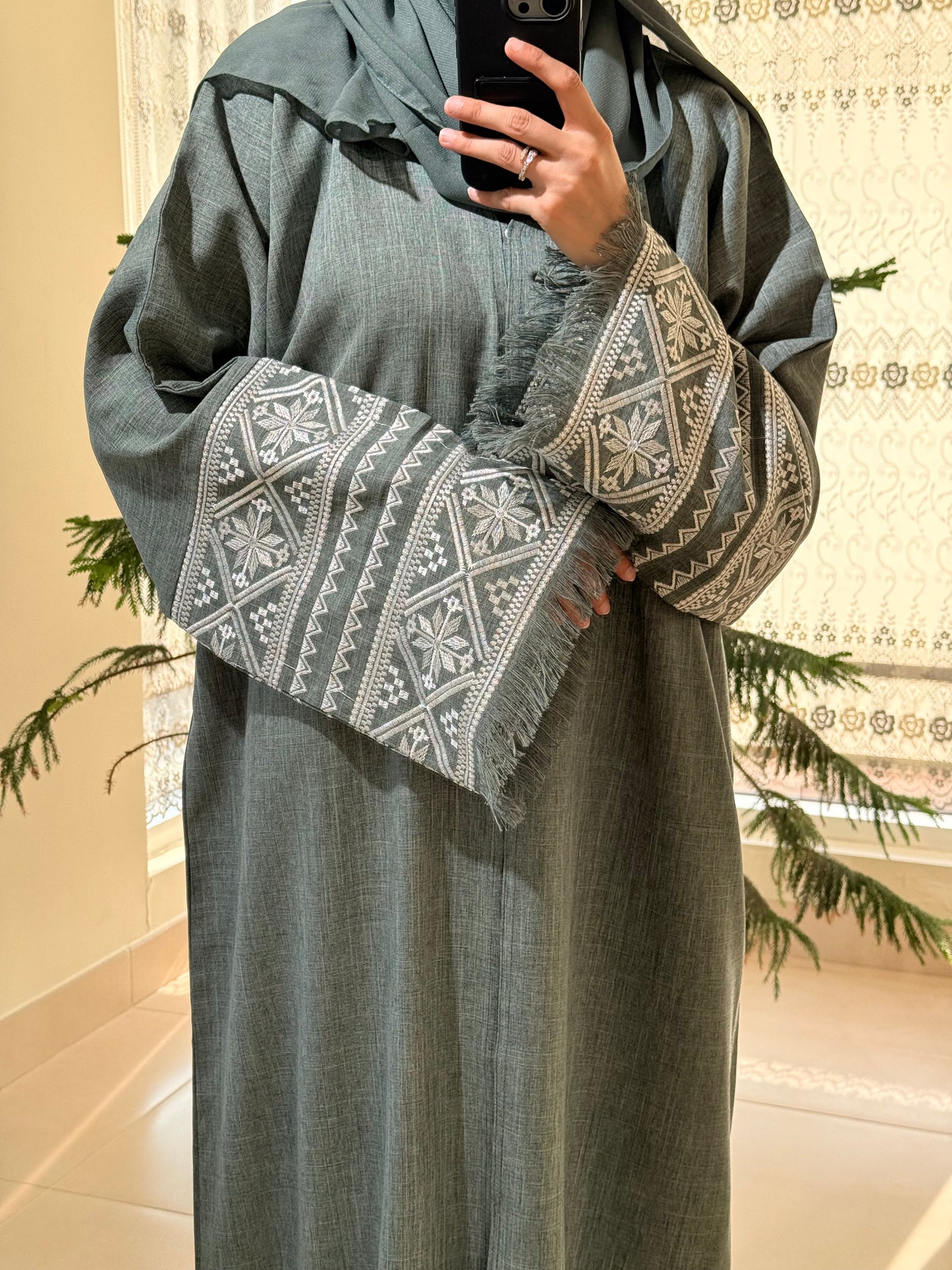 Zafa Grey Linen Abaya