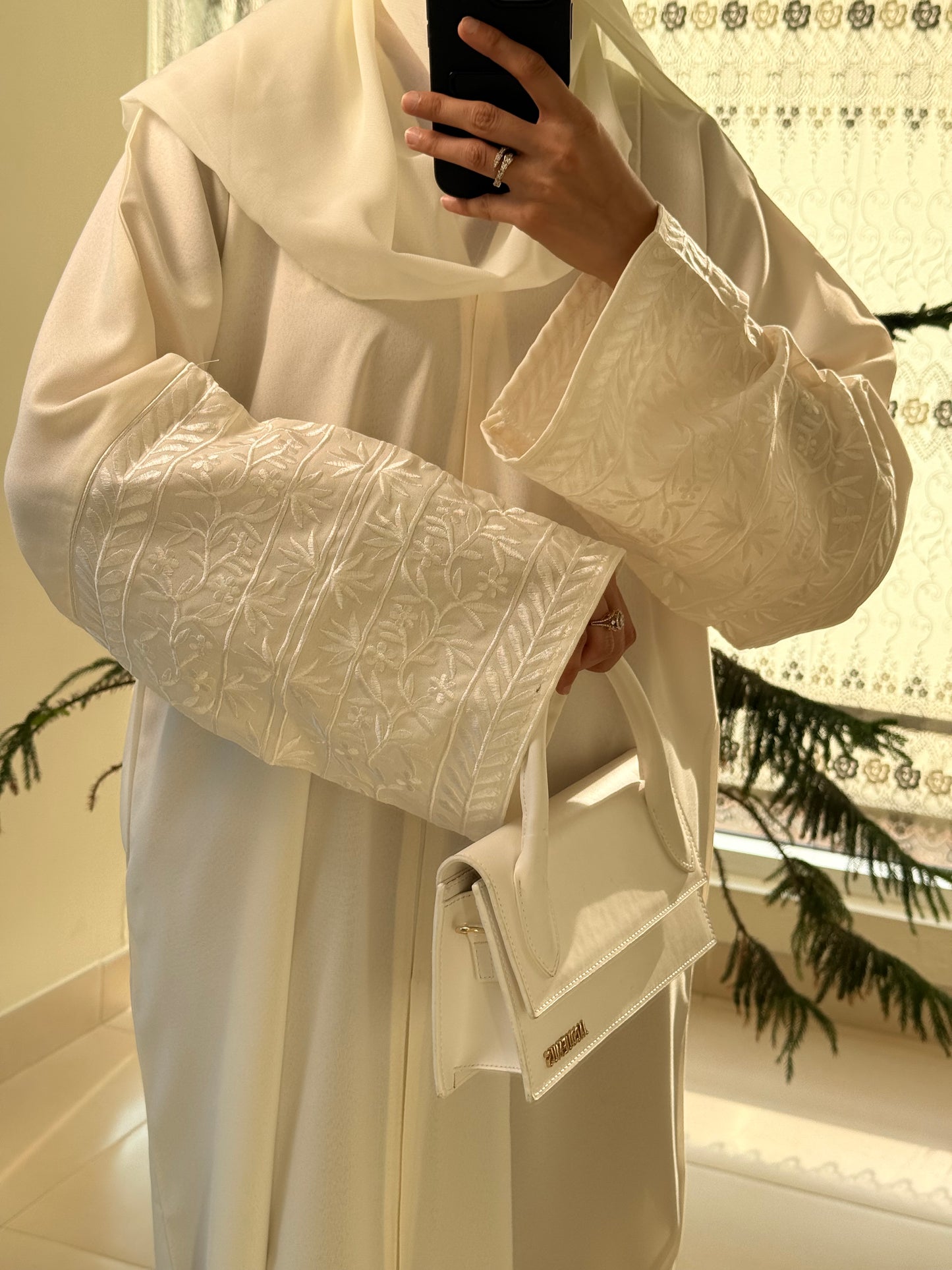 Mawrah White Linen Abaya