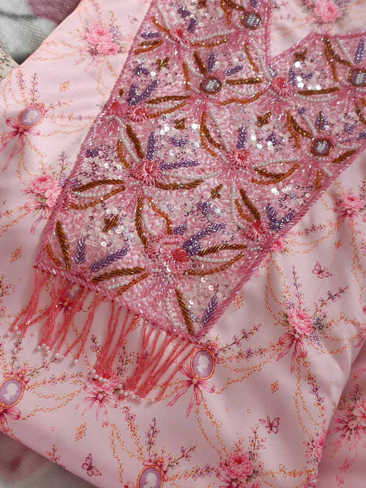 ‘Eloise’ Tassle Mukhawar