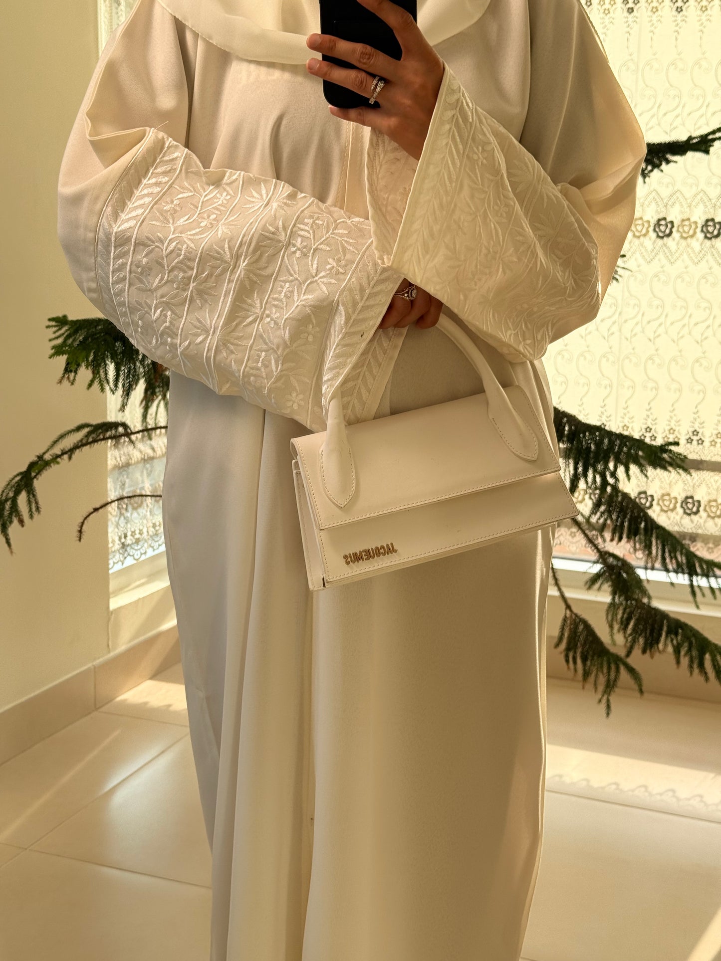 Mawrah White Linen Abaya
