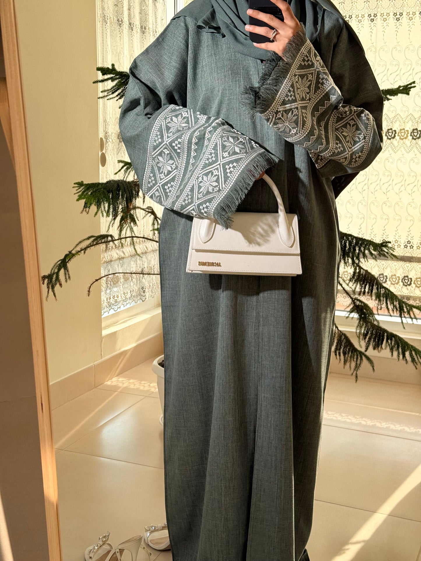 Zafa Grey Linen Abaya