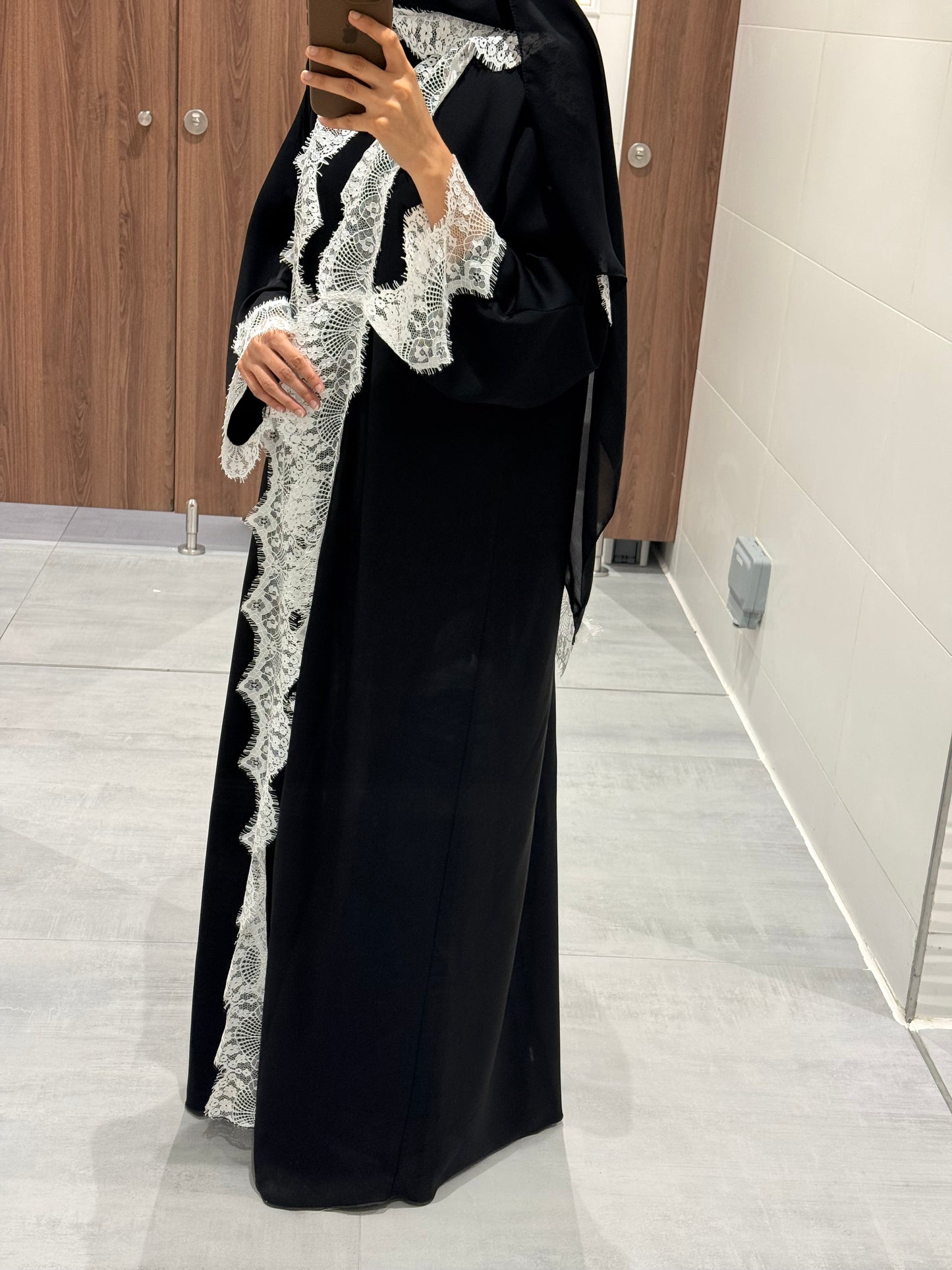 Layali Noir Full Laced Abaya