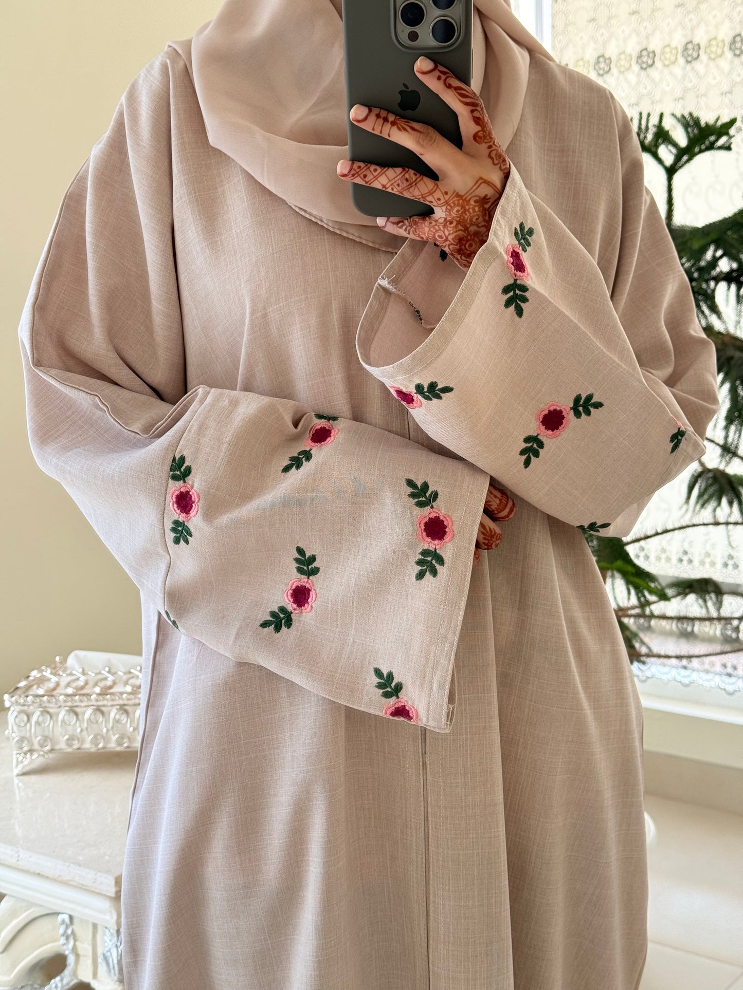 Safa Linen Rose Abaya