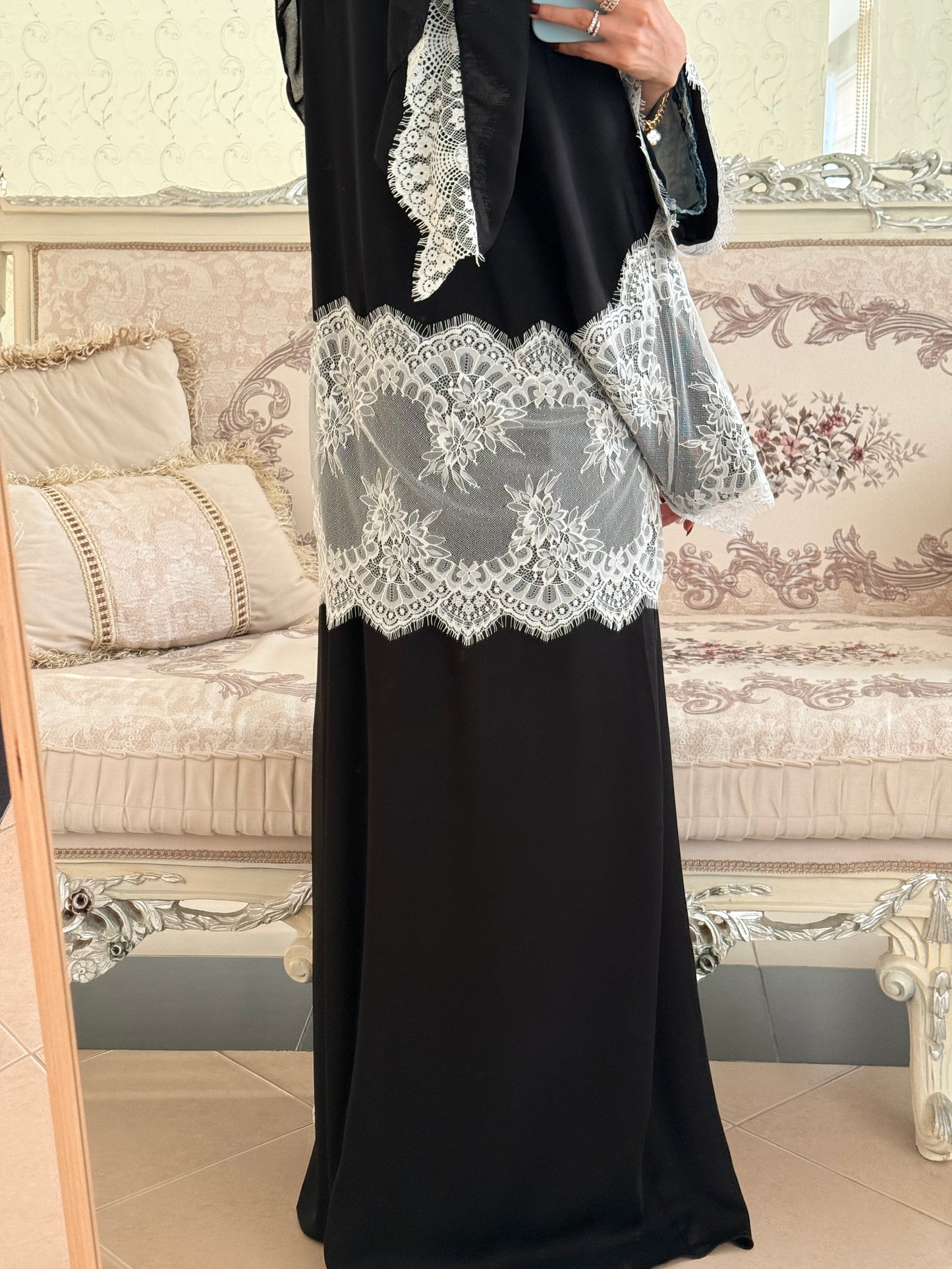 Anah Black White Laced Dubai Abaya