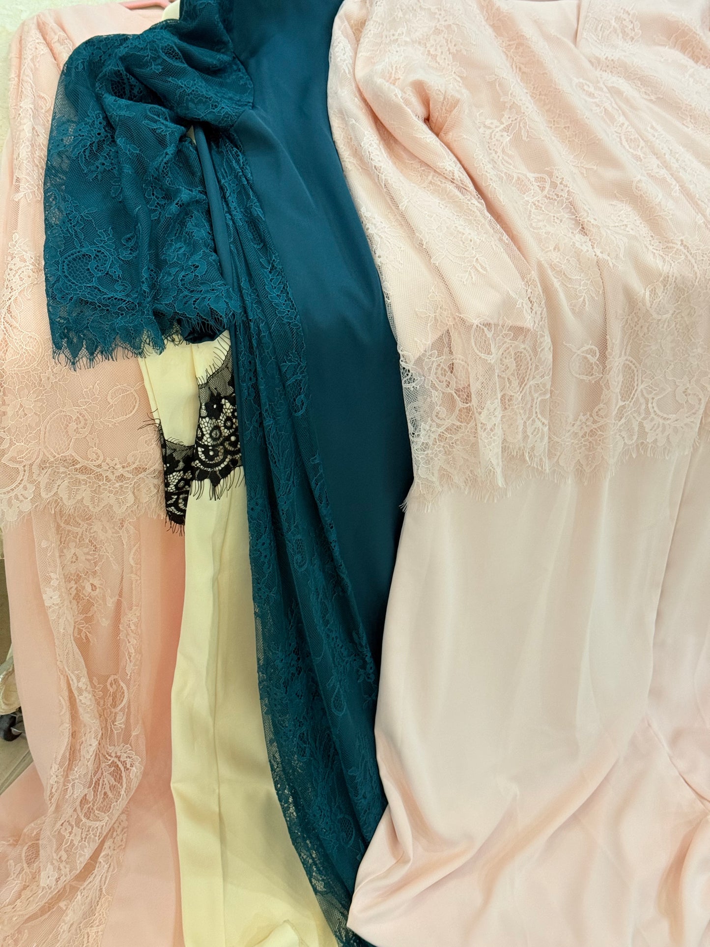 Rafya ‘Cutwork Both Sides’ Abaya