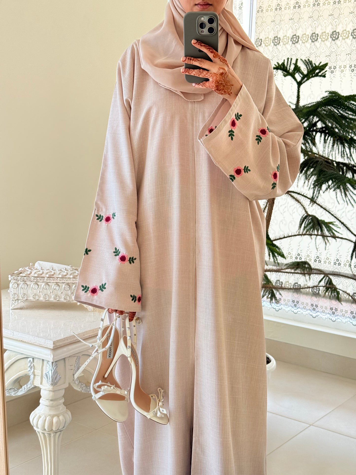 Safa Linen Rose Abaya