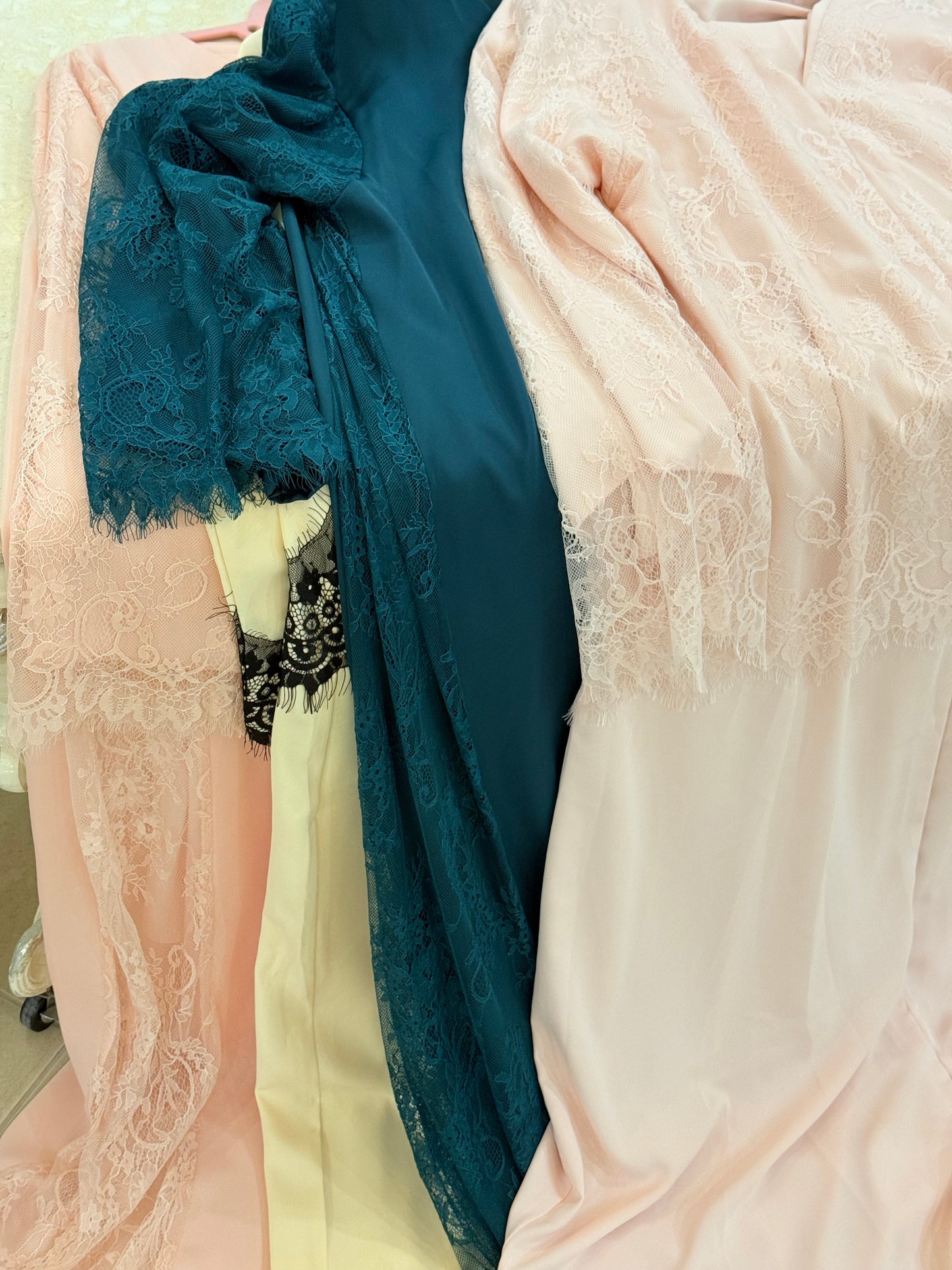 Rafya ‘Cutwork Both Sides’ Abaya