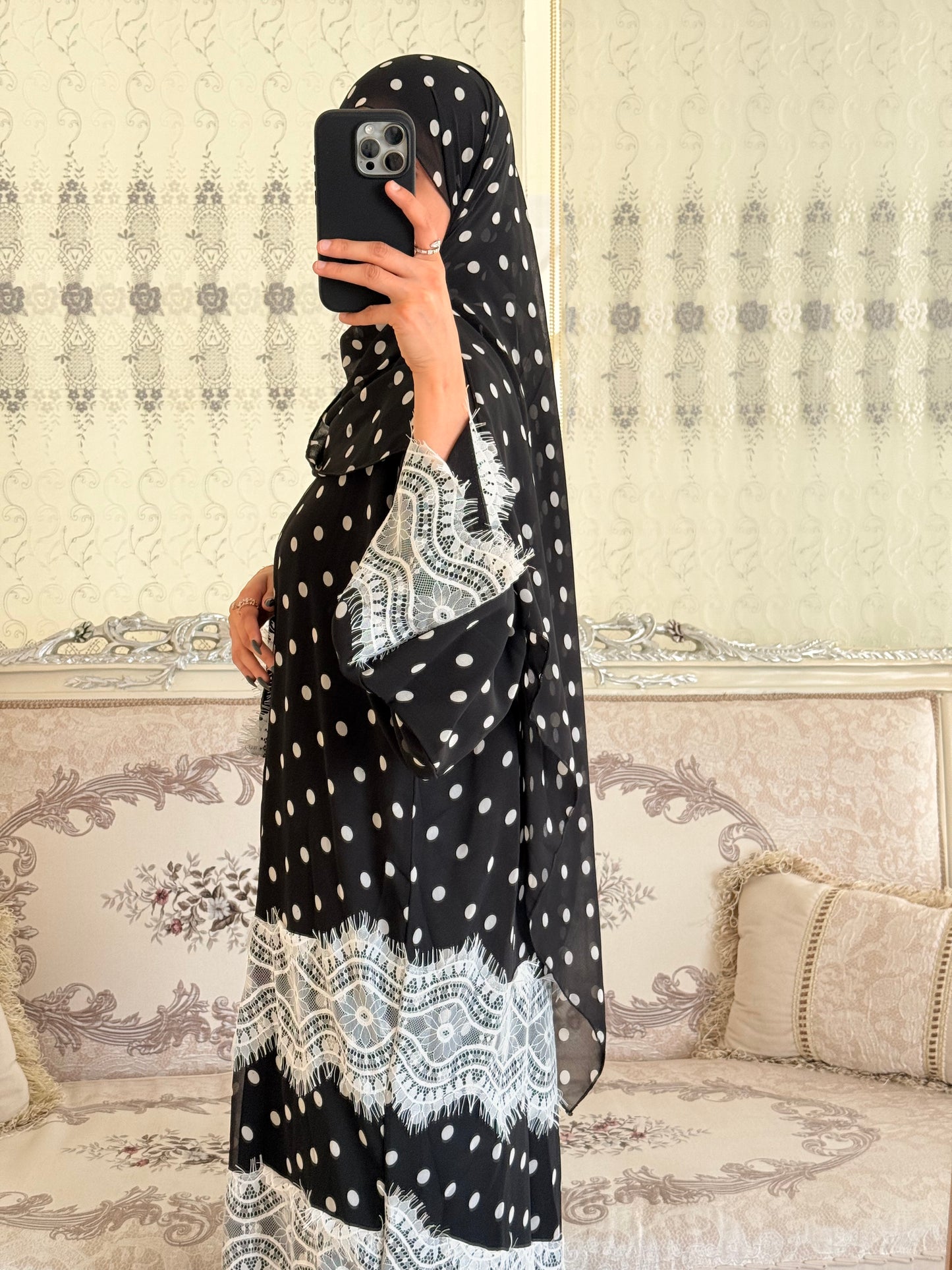New ‘Polka Dot’ Trending Dubai Abaya