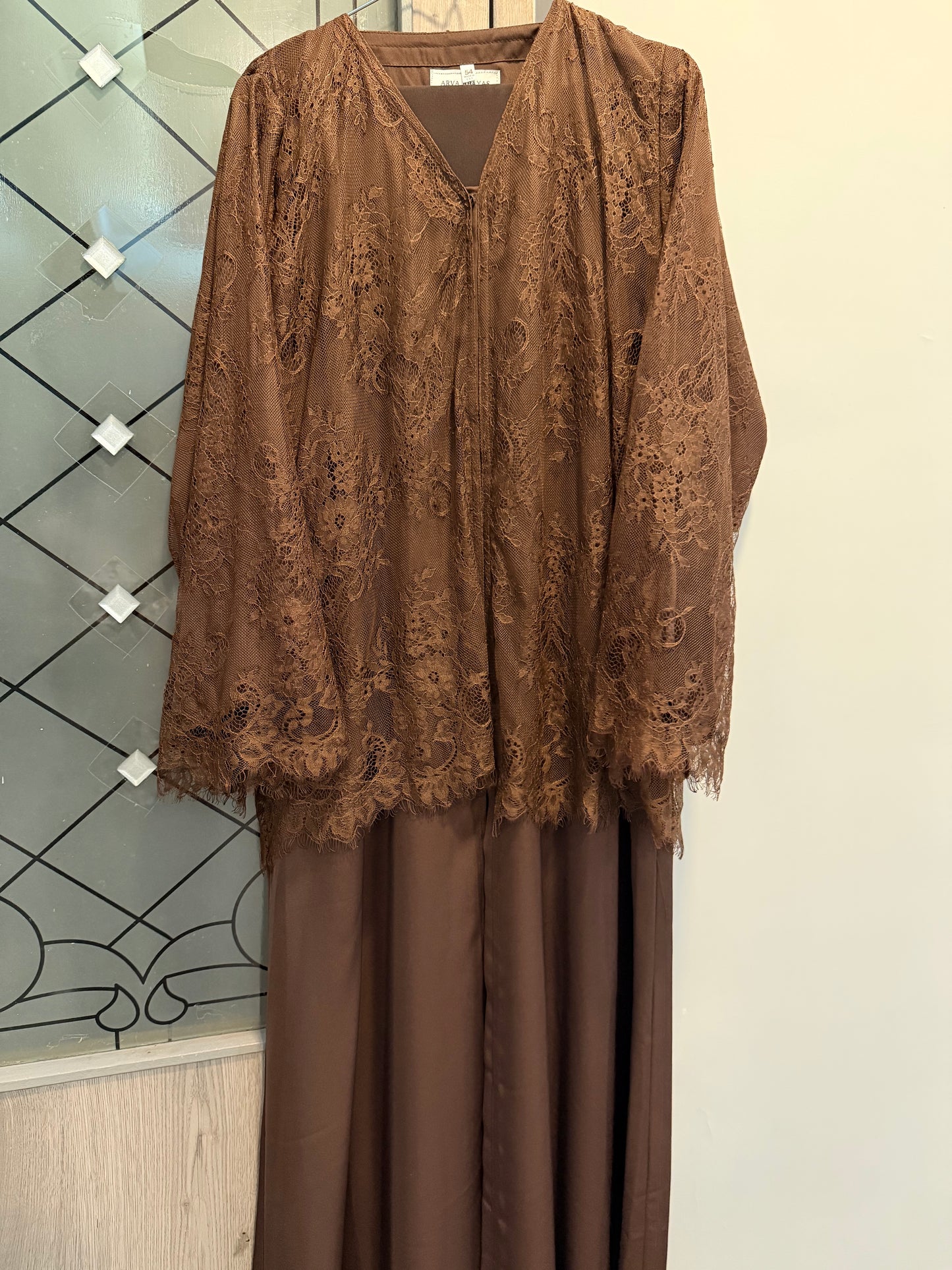 ‘Farha’ Luxury Daantel Abaya